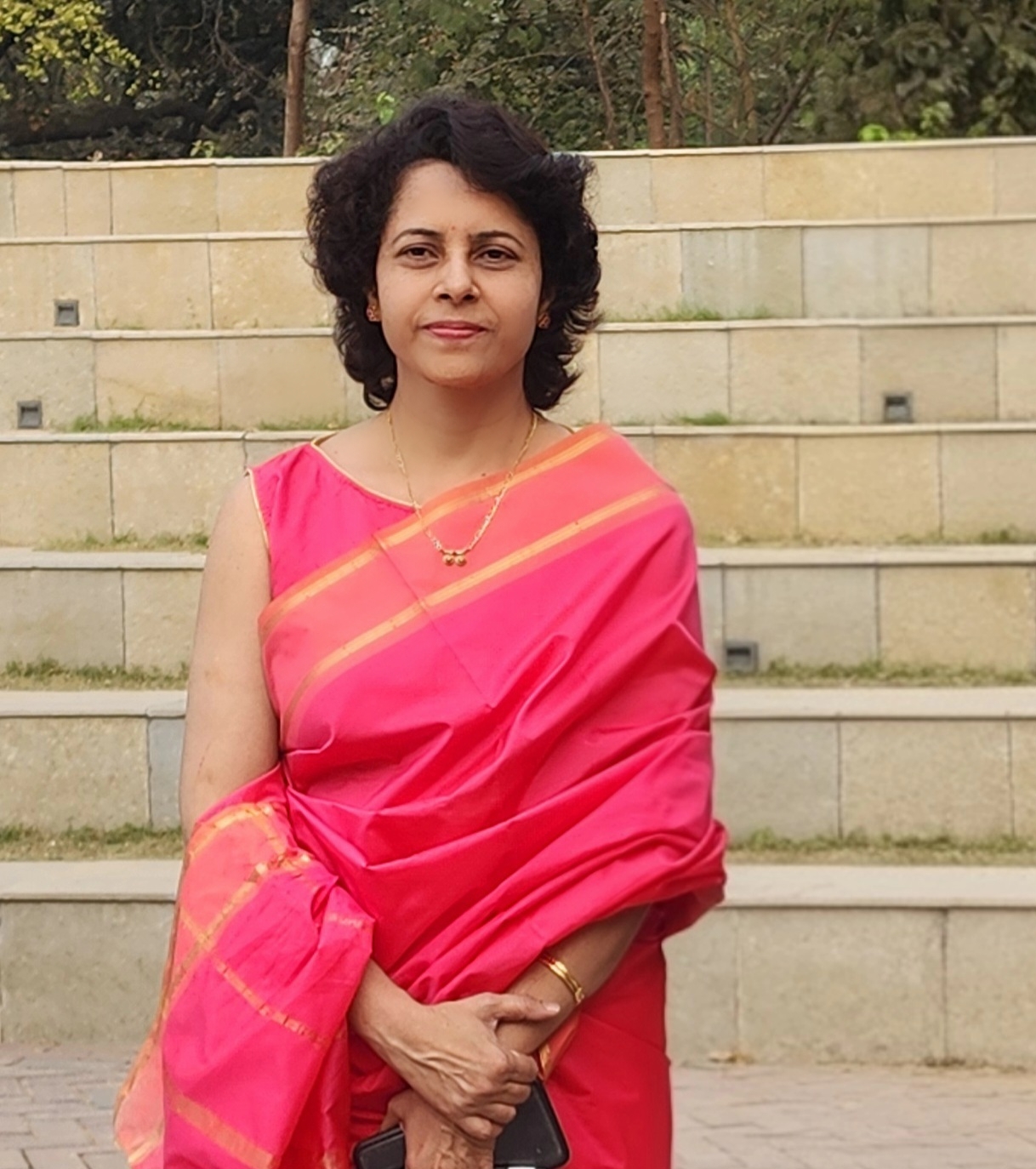 Dr Mrunalini Kalikar